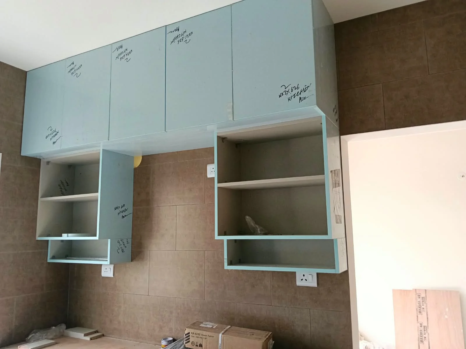 Ram Royal Interiors work photograph 20: feature walls & units in a residential interior